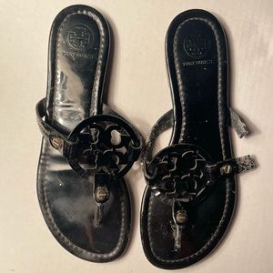 Size 7 BROKEN Tory Burch black sandals